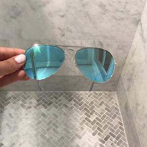 Blue Mirrored Aviator Sunglasses